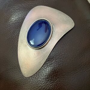 Large Vintage Silver metal Brooch featuring a stunning deep Blue enamel Stone